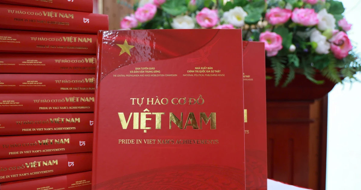 'Tự hào cơ đồ Việt Nam' chào mừng thành công Đại hội Đảng XIV