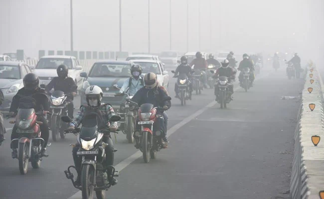 Thủ đô các nước cấm xe máy chạy xăng thế nào?