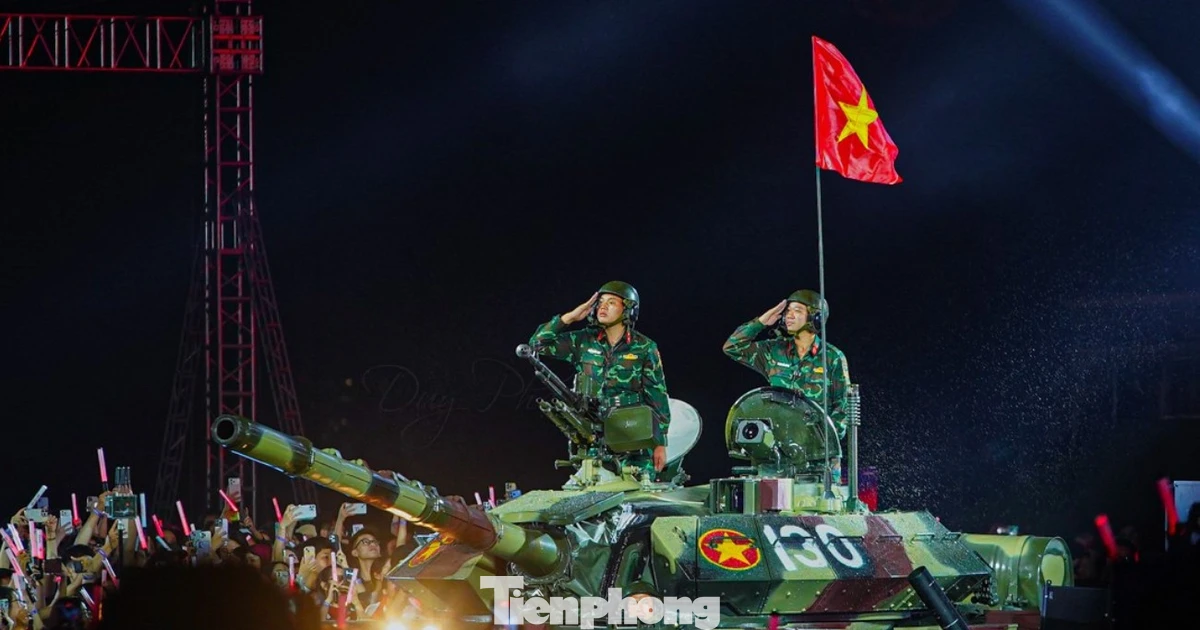 20.000 người đổ về Mỹ Đình xem dàn khí tài quân sự