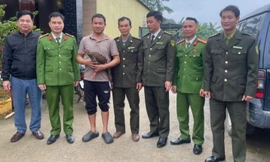 Người dân bắt được gà lôi trắng khi đi rừng