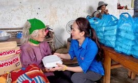 Tuổi trẻ Thanh Hóa giúp người dân khắc phục hậu quả bão số 10