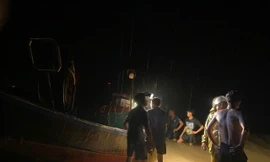 Lốc xoáy đánh chìm nhiều thuyền của ngư dân