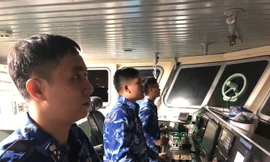 Tàu cá có 8 ngư dân bị chìm