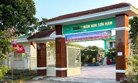 Cách chức nữ hiệu trưởng lơ là để giáo viên bị chậm lương