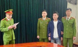 Bị nhắc nhở, người đàn ông đánh tổ trưởng an ninh cơ sở chấn thương sọ não