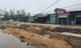 Nam sinh lớp 11 bị điện giật tử vong khi đang câu cá