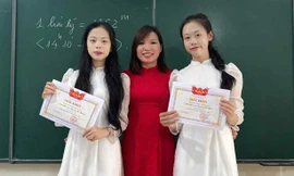 Cặp song sinh vùng cao Nghệ An cùng đạt điểm cao khối C, quyết tâm đổi đời bằng con chữ