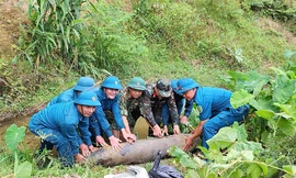 Đào bể nước phòng cháy, phát hiện quả bom nặng hơn 220kg còn nguyên kíp nổ