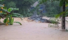 Cầu treo tại bản Quạnh (xã Mường Quàng) bị cuốn đứt