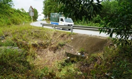 Cận cảnh hiện trường vụ thanh niên ngã xe rơi trúng thi thể cùng ngày tháng năm sinh