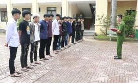 Bắt hàng chục 'quái xế' mang hung khí đi giải quyết mâu thuẫn