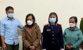 Các đối tượng cùng tang vật thời điểm bị bắt giữ