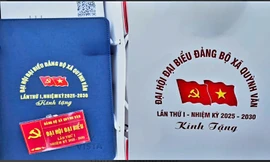 Bí thư xã nói gì khi tặng quà đại biểu dự Đại hội dù tỉnh đã có yêu cầu dừng