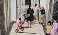 Công an xác minh vụ người đàn ông đấm đá túi bụi người phụ nữ ở sảnh chung cư Hà Nội