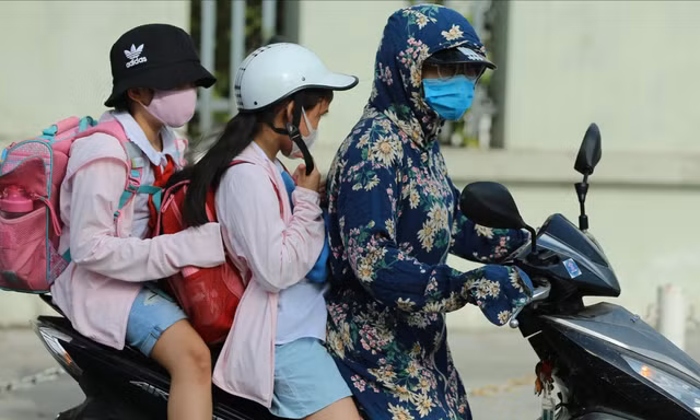 Miền Bắc oi nóng, Hà Nội nắng gắt kèm khả năng mưa dông chiều tối