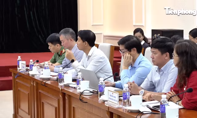 TIN NHANH: Bộ GD-ĐT lý giải thí sinh Tuyên Quang được thi lại, còn Quảng Trị thì không