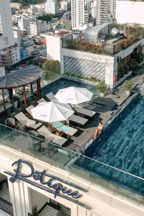 Bên trong nơi ở của đại sứ, người đẹp tham gia Giải Vô địch Quốc gia Marathon ở phố biển Nha Trang