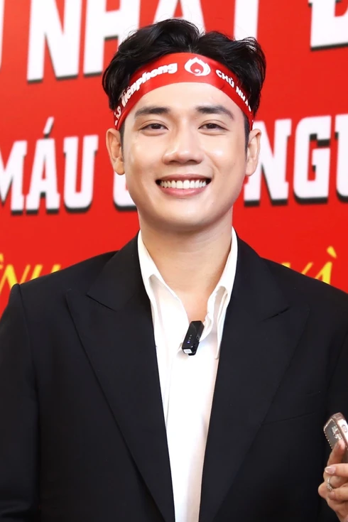 MC Mỹ Vân, Á vương Minh Toại hiến máu ở Chủ Nhật Đỏ