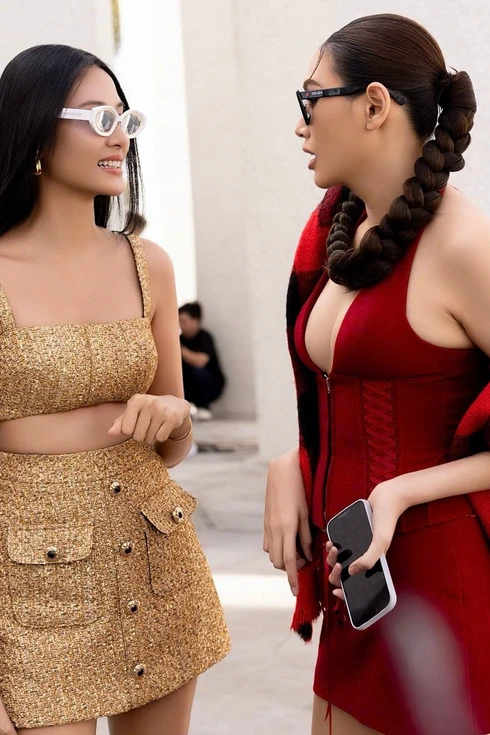  Gần 100 siêu mẫu, hoa hậu đổ bộ Tháp Tam Thắng, Vũng Tàu