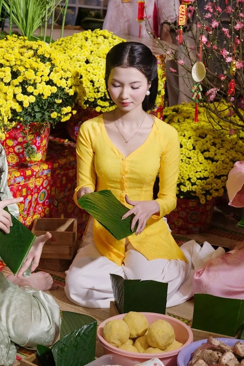 Hơn 20 hoa hậu, á hậu gói 1.000 bánh chưng, hỗ trợ 1,3 tỷ đồng cho hoàn cảnh khó khăn