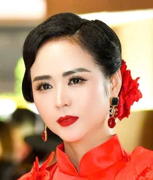 Thanh Hương Bùi làm rõ lý do dừng thiết kế 75 bộ trang phục cho Miss Cosmo 2025
