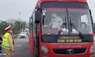 Nhồi nhét 83 người trên xe 45 chỗ, tài xế và chủ xe lãnh phạt hơn 200 triệu