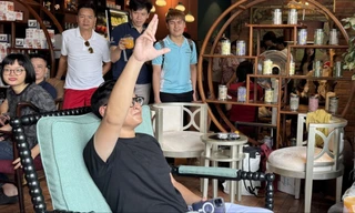 Báo động đỏ khi giới trẻ xếp hàng check-in ‘cà phê tổng tài’