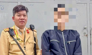 CSGT Hà Nội cùng người dân khống chế đối tượng cướp xe máy của nữ sinh