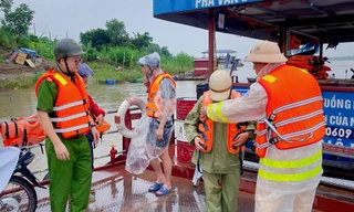 Công an Hà Nội rà soát toàn bộ bến đò, điểm neo đậu, hộ dân sinh sống trên mặt nước