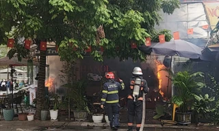 Hà Nội: Cháy quán cà phê ở Văn Phú, cột khói bốc nghi ngút