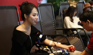 Dàn Hoa hậu, Á hậu cùng hàng vạn sinh viên TP. HCM tham gia 'Chủ Nhật Đỏ' lần thứ 18