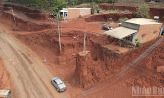 Làm rõ vụ hạ cốt đường gây nguy hiểm cho 8 nhà dân ở Đồng Nai