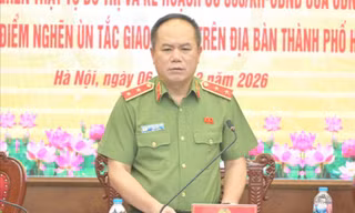 Giám đốc Công an Hà Nội: Đánh giá 'không hoàn thành nhiệm vụ' trưởng công an phường nếu để tái diễn lấn chiếm vỉa hè