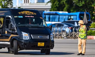 Siết hoạt động xe hợp đồng chạy tuyến cố định sau hàng loạt các vụ tai nạn nghiêm trọng