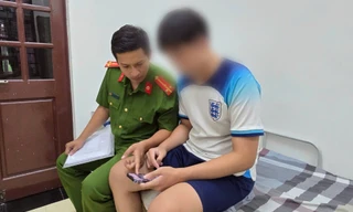 Nam sinh mắc bẫy 'bắt cóc online', tự nhốt mình trong nhà nghỉ suốt 1 ngày