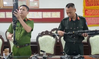 Gần 200 cảnh sát đột kích đường dây sản xuất, mua bán súng quân dụng 