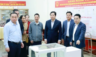 Tỉnh miền núi duy trì vận động bầu cử bằng tiếng dân tộc thiểu số để không bỏ sót cử tri