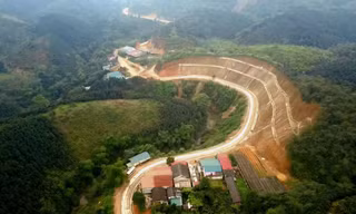 Lào Cai: Chính quyền tăng cường mở đường, dân hưởng ứng, hiến hàng chục héc-ta đất