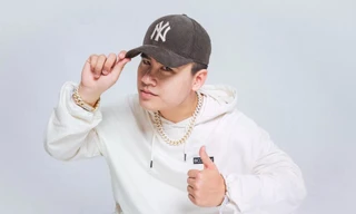 Xoay quanh cấm sóng nghệ sĩ lệch chuẩn