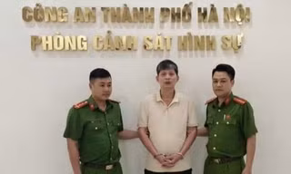 Hà Nội: Lái ô tô chắn lối vào hầm chung cư, người đàn ông bị khởi tố