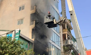 Hà Nội: Thêm nạn nhân tử vong trong vụ cháy nhà cao tầng ở Hà Đông