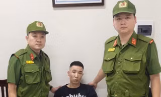 Hà Nội: Cảnh sát khống chế đối tượng cầm dao tấn công tài xế xe ôm