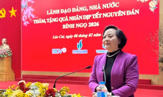 Phó Thủ tướng Phạm Thị Thanh Trà thăm, tặng quà Tết tại Lào Cai