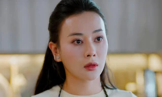 Phương Oanh bị tấn công