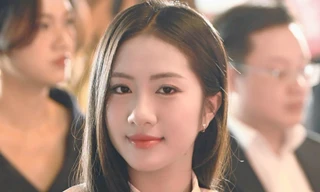 Hà Trúc Linh tập chơi golf, chờ tham gia Giải Tiền Phong Golf Championship