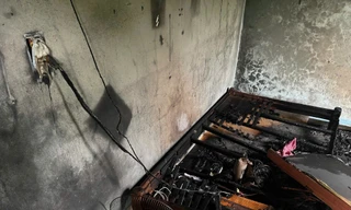 Nổ điện thoại gây cháy nhà ở Quảng Trị