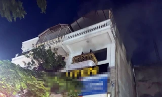 Hà Nội: 5 người thoát nạn trong vụ cháy nhà trên đường Bưởi