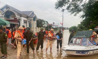 Thủy Đoàn I ứng cứu người dân vùng lũ tại Thanh Hóa