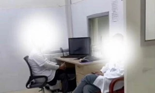 Lào Cai: Nhân viên y tế bị điều chuyển làm hành chính vì ngồi chuyện phiếm trong giờ làm việc