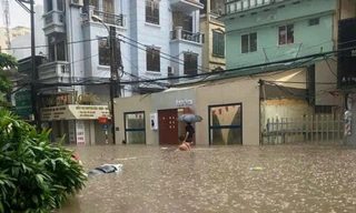 Quán cà phê 'khổ nhất Hà Nội', khai trương hơn 1 tháng chịu 3 trận ngập sâu